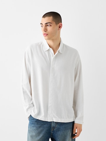 Bershka Regular fit Skjorta i vit: framsida