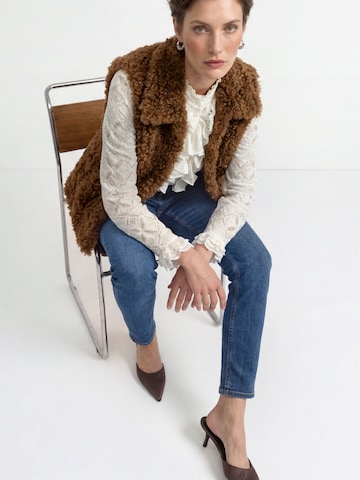 Rich & Royal Bodywarmer in Bruin