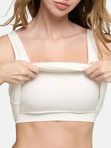cfab (formerly creamy fabrics) - Top 'Cotton Tank with Built-In Wireless Bra' en blanco