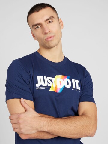 Nike Sportswear T-Shirt in Blau