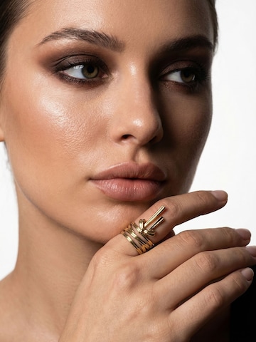 Nemomatheo Ring 'Ribbon Knot' in Gold