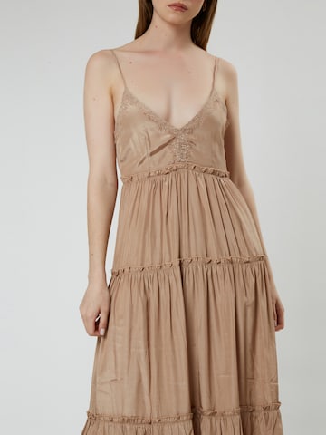 Robe d’été 'Tiered' Influencer en beige