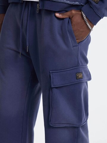 GUESS Loosefit Hose in Blau