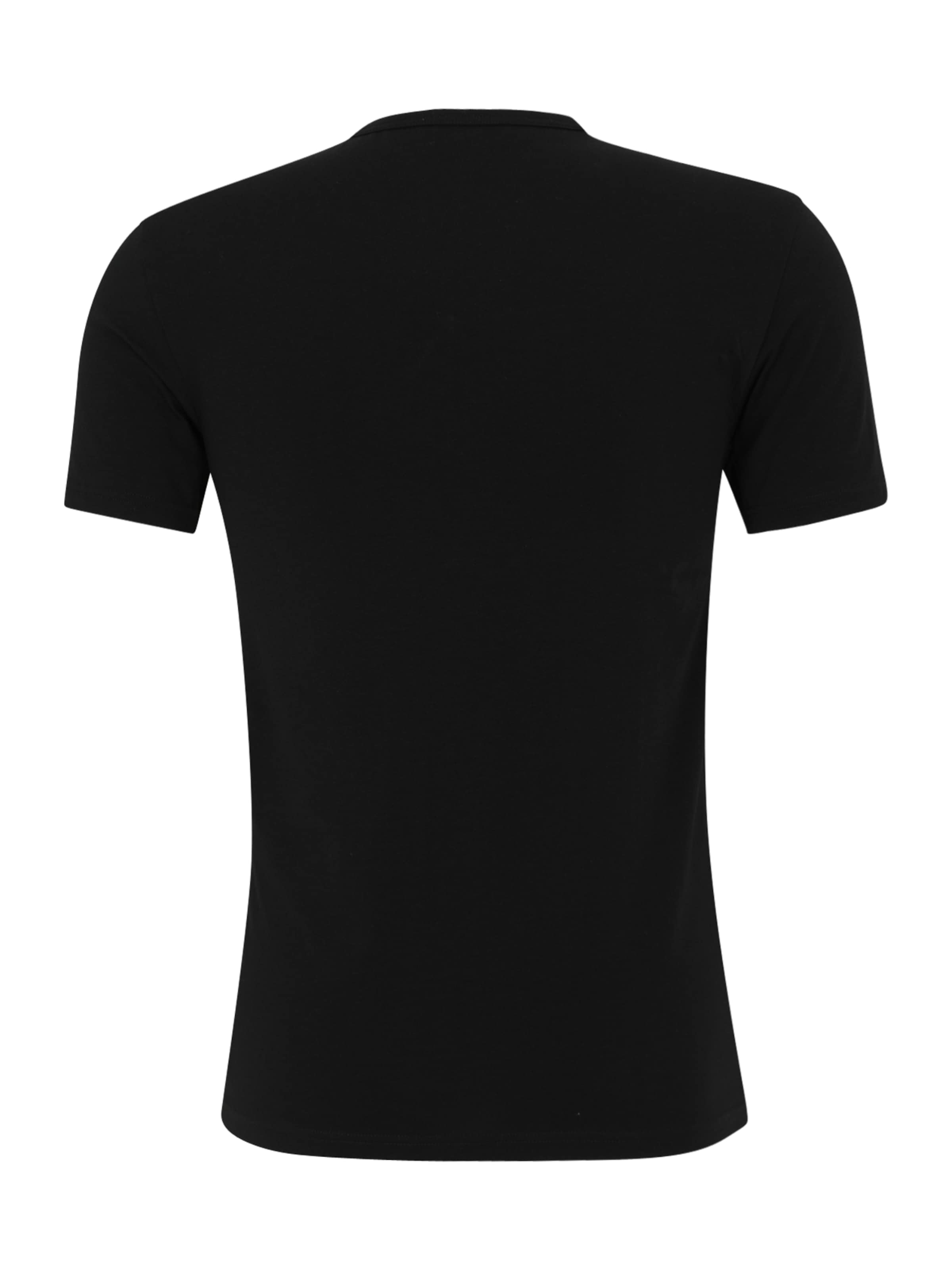 Maiou de la Emporio Armani pe negru