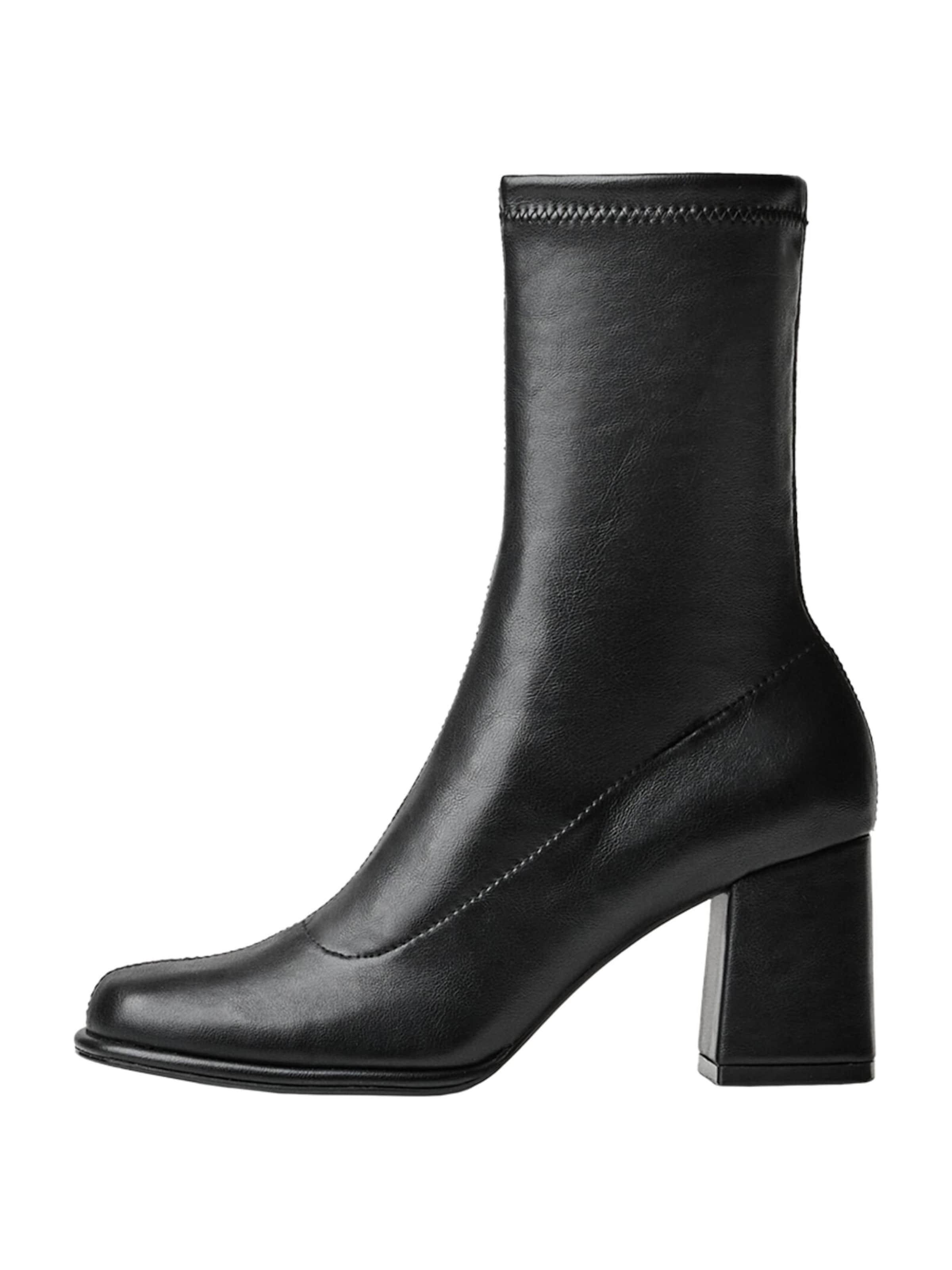 Bershka Ankle Boots in Black