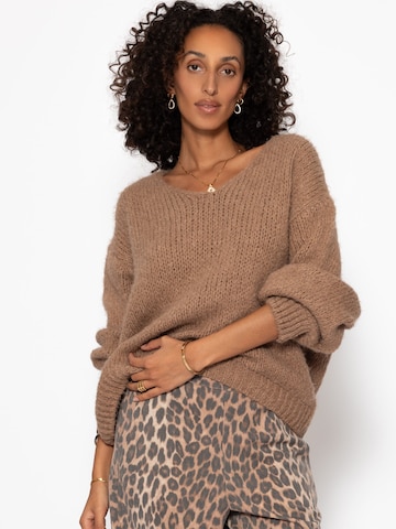 SASSYCLASSY Oversizepullover in Braun: Vorderseite