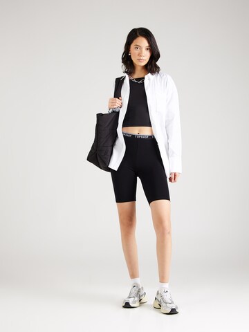 TOPSHOP Skinny Shorts in Schwarz