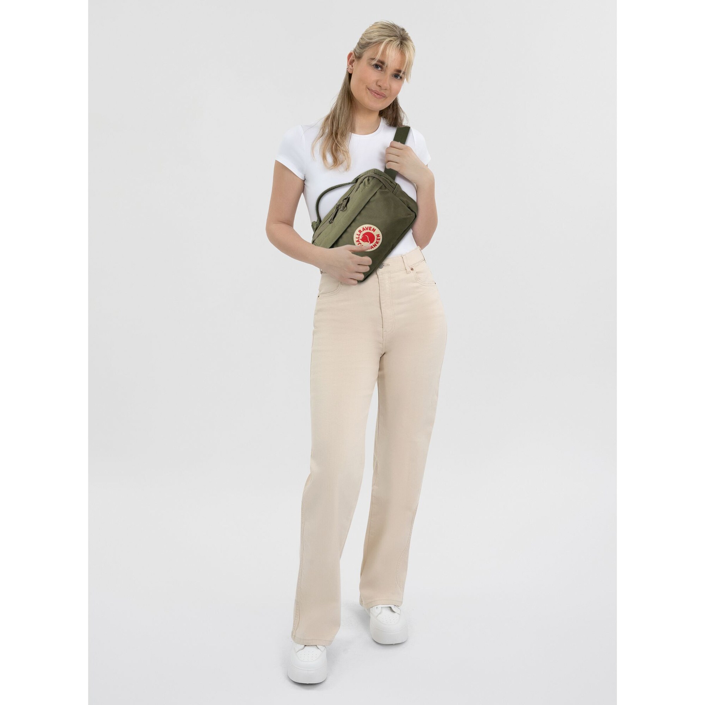 Fjällräven Crossbody Bag in Green: front