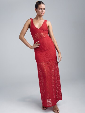 BWLDR - Vestido de noche 'SOLO' en rojo: frente
