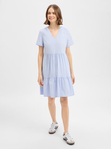 Robe d’été Marie Lund en bleu : devant