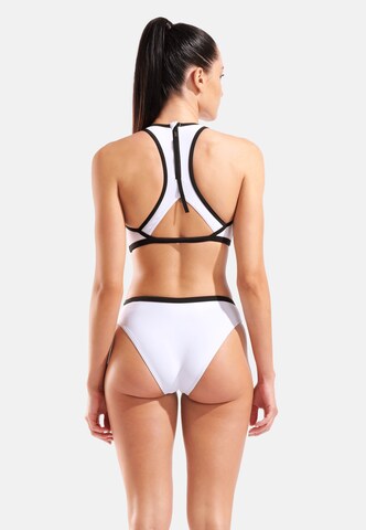 ARENA Бюстье Бикини 'Y-Line' в Белый