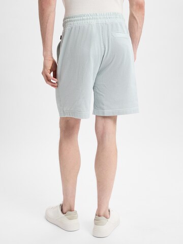 BOSS Loosefit Shorts in Grün