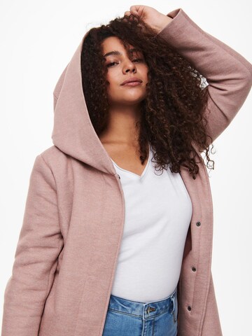 Manteau mi-saison 'Sedona' ONLY Carmakoma en rose