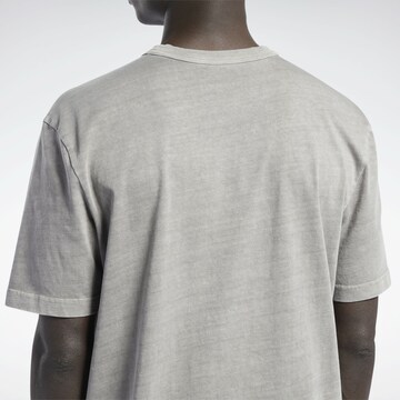 T-Shirt Reebok en gris