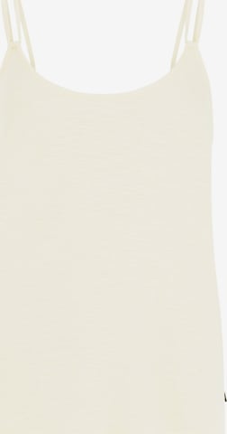 PROTEST Top 'PRTKaes' in White: front