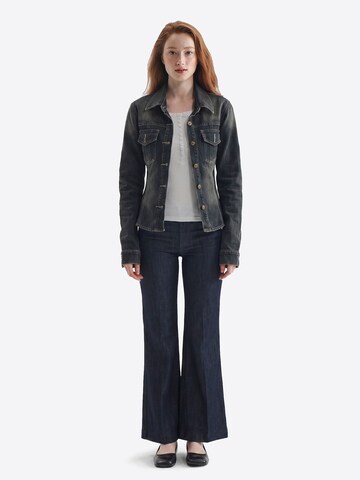 TorWeit Between-Season Jacket 'Fitted Denim Jacket' in Blue