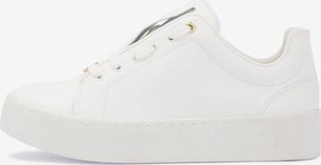 Sneaker bassa di Kazar in bianco: frontale