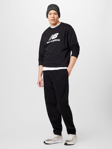 new balance Sweatshirt 'Essentials' in Zwart