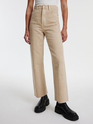 EDITED regular Jeans 'Esra' i beige: forside