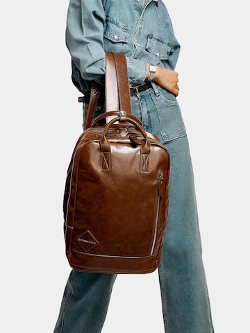 Victoria Hyde Rucksack ' Cowboy ' in Braun: predná strana