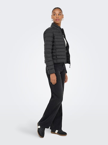 ONLY - Chaqueta de invierno 'ONLTAHIA' en negro