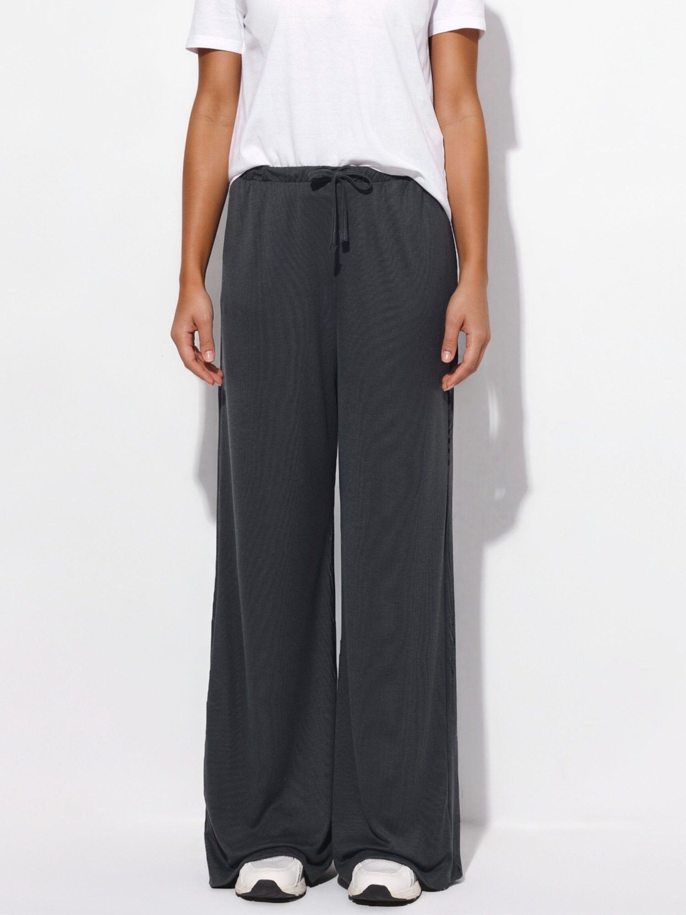 Wide leg Pantaloni di Busem in grigio: frontale
