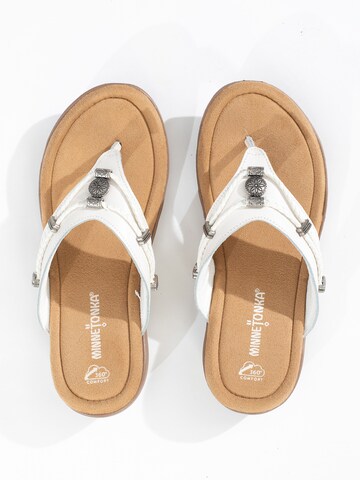 Minnetonka T-bar sandals 'Silverthorne 360' in White