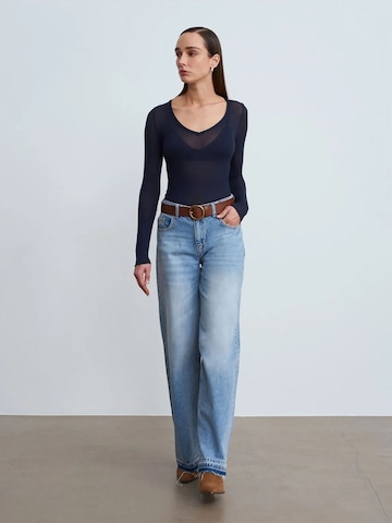 Dilvin Top in Blue
