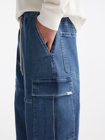 Pull&Bear Tapered Cargojeans in Blauw
