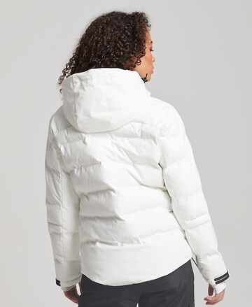 Veste d’hiver Superdry en blanc