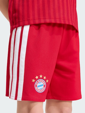 ADIDAS PERFORMANCE - Conjunto en rojo