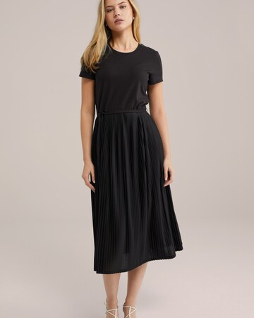 WE Fashion Dress in Black: front