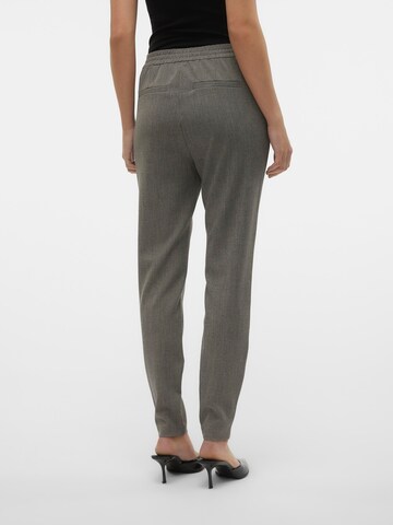 VERO MODA Tapered Hose 'KIARA' in Grau