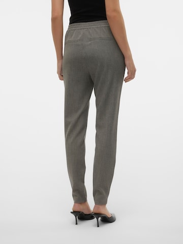 VERO MODA Tapered Pants 'KIARA' in Grey