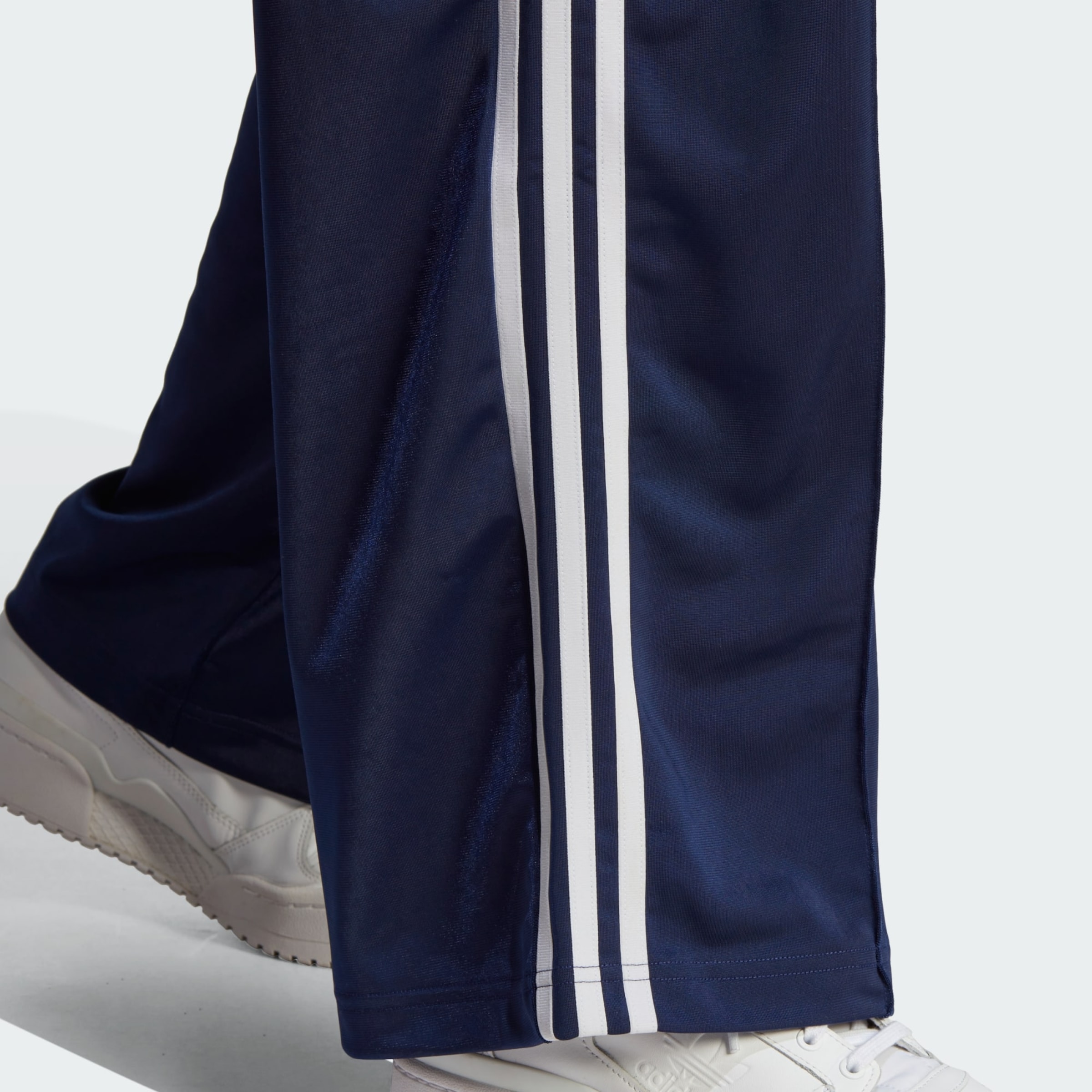 ADIDAS ORIGINALS Wide leg Broek Firebird in Donkerblauw ABOUT YOU