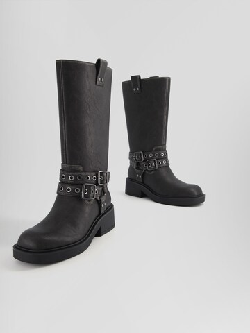 Bershka Stiefel in Schwarz