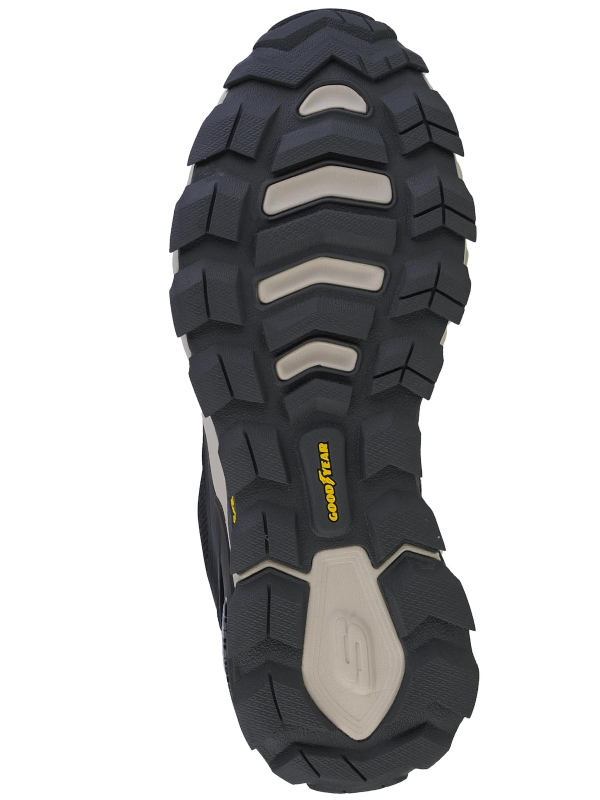 Baskets basses 'Skechers Max Protect-Fast Track' SKECHERS en noir