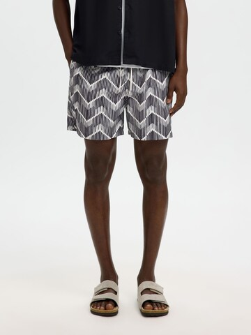 Pantaloncini da bagno di SELECTED in beige: frontale