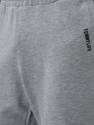 Tommy Life Sweatsuit in S in Grey, Item view