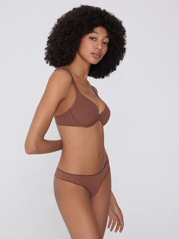Tezenis Thong in Brown