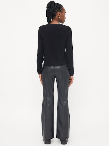 Only Petite - Jersey 'ONLIBI ELLA' en negro