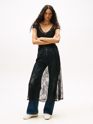 Tommy Jeans Платье в Черный: спереди