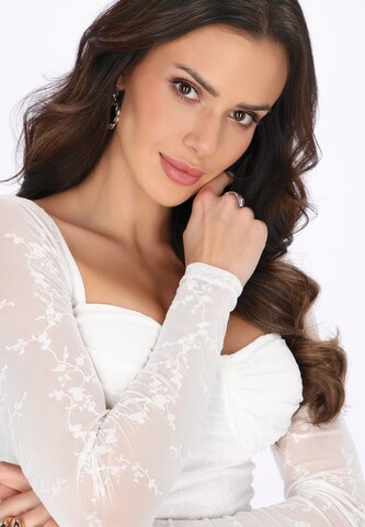 faina - Camiseta en blanco