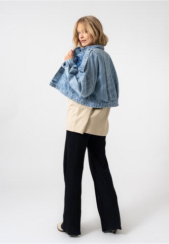 Veste mi-saison 'Oona' OH APRIL en bleu
