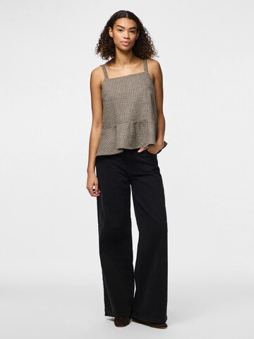 PIECES Top in Braun