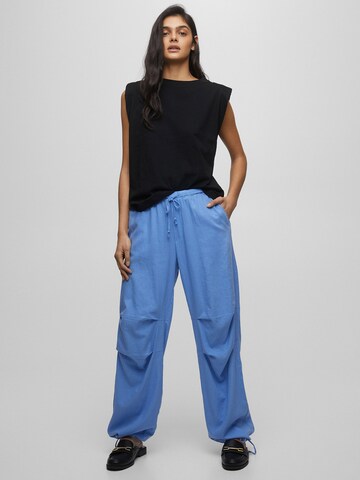 Largi Pantaloni de la Pull&Bear pe albastru: față