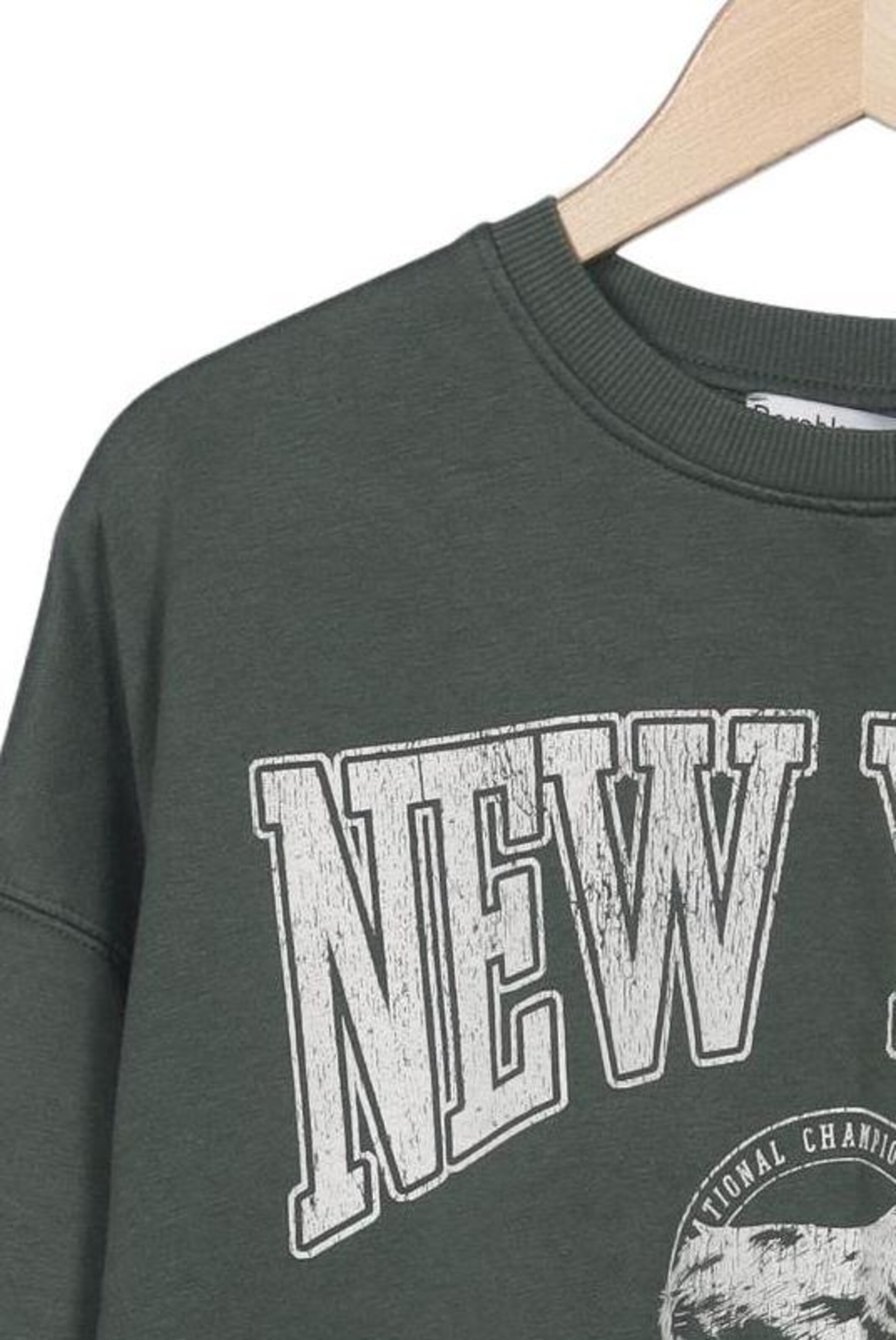 Bershka Sweatshirt & Zip-Up Hoodie in M in Green