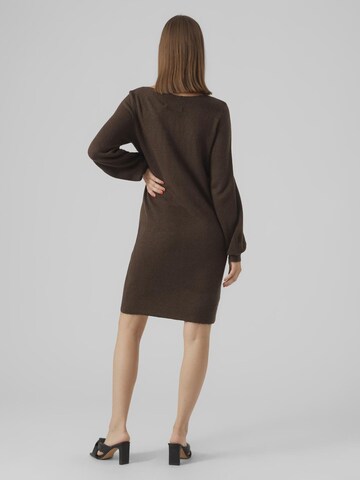 Robes en maille 'LEFILE' VERO MODA en marron