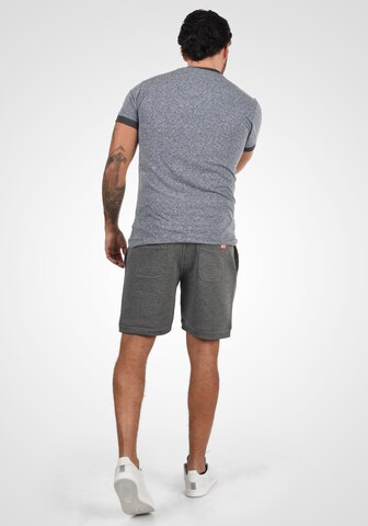 !Solid Regular Sweatshorts in Grau