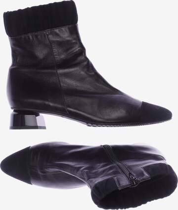 Brunate Dress Boots in 38 in Black: front